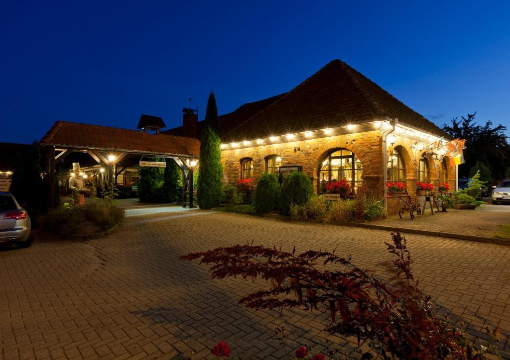 Göhren-Lebbin Landhotel Zur Schmiede מראה חיצוני תמונה
